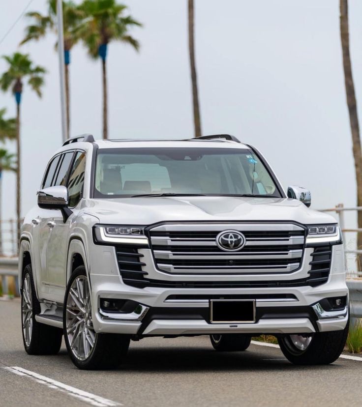 Toyota Land Cruiser LC300